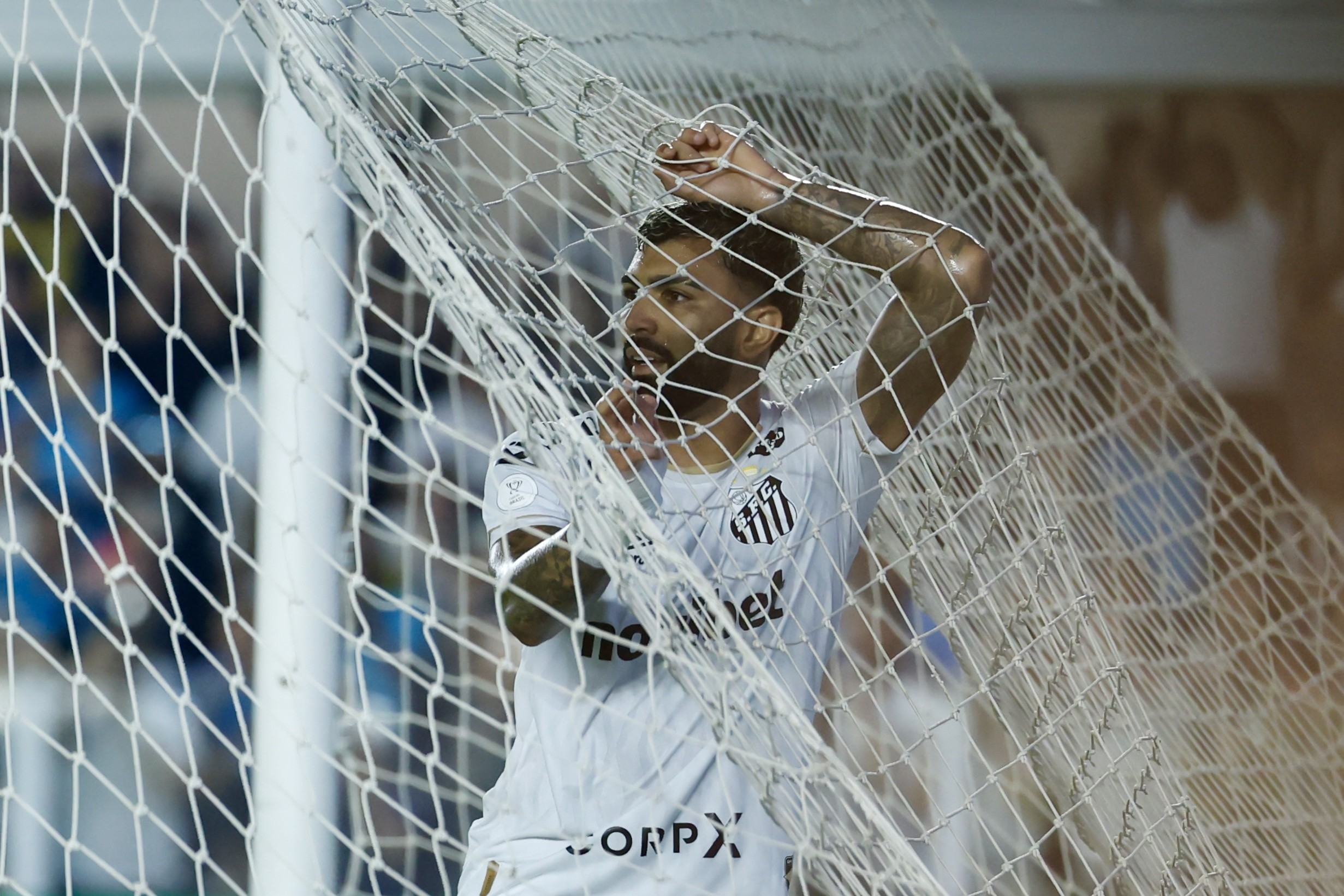 Atuações: Santos cria, Gabigol perde chances, e definição de vaga fica para Belém; dê suas notas