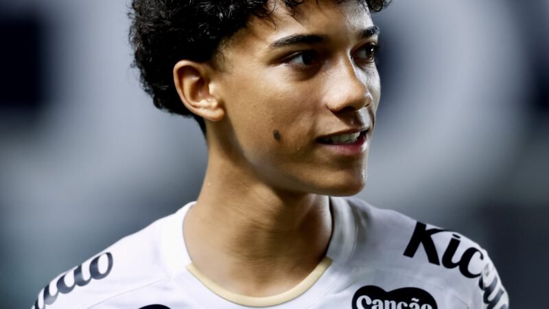 Santos rejeita proposta de empréstimo do Genoa pelo atacante Robinho Jr.