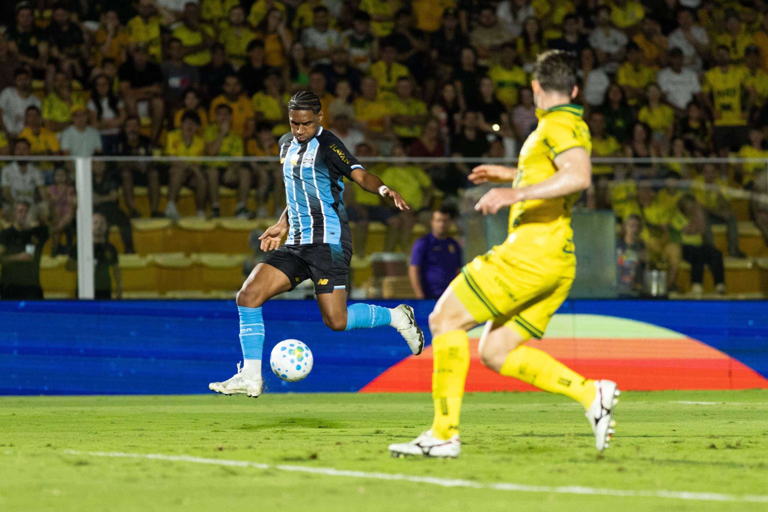 Tetê tem desconforto em empate do Grêmio com o Mirassol e deve passar por exames