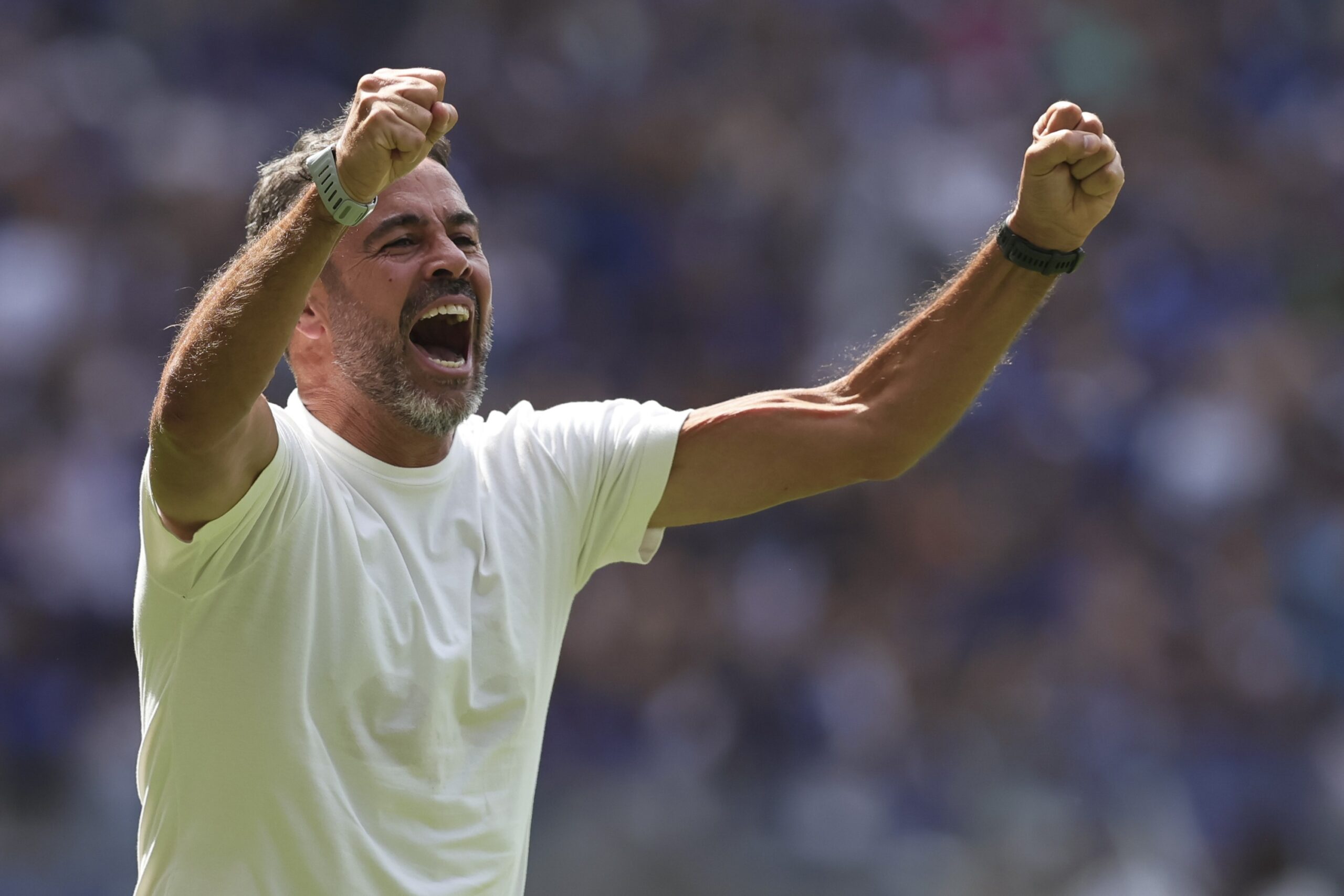 Artur Jorge celebra guinada do Cruzeiro, avalia contratações e responde sobre mercado