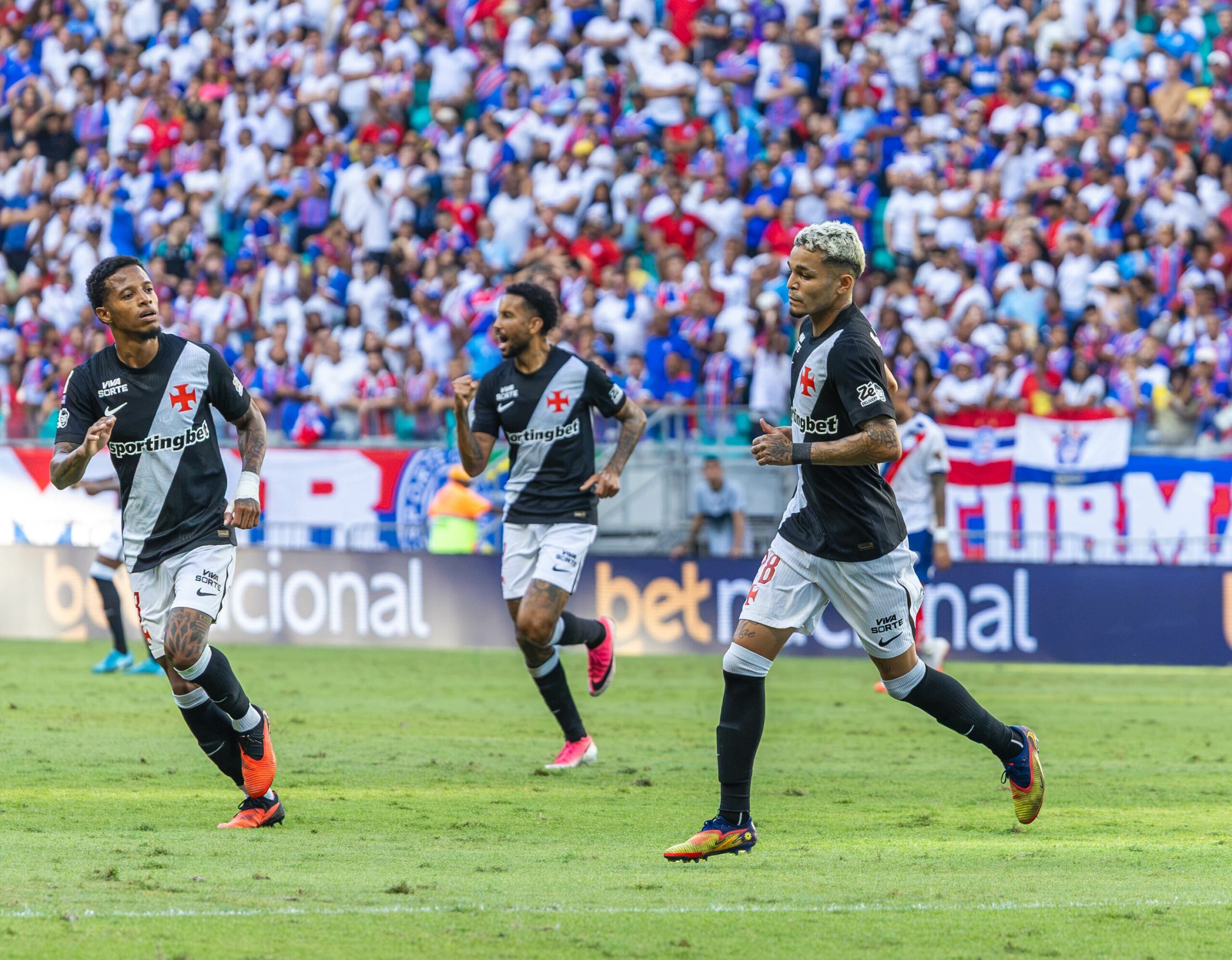 Análise: Vasco evolui, é consistente mesmo com desfalques e diminui desconfiança