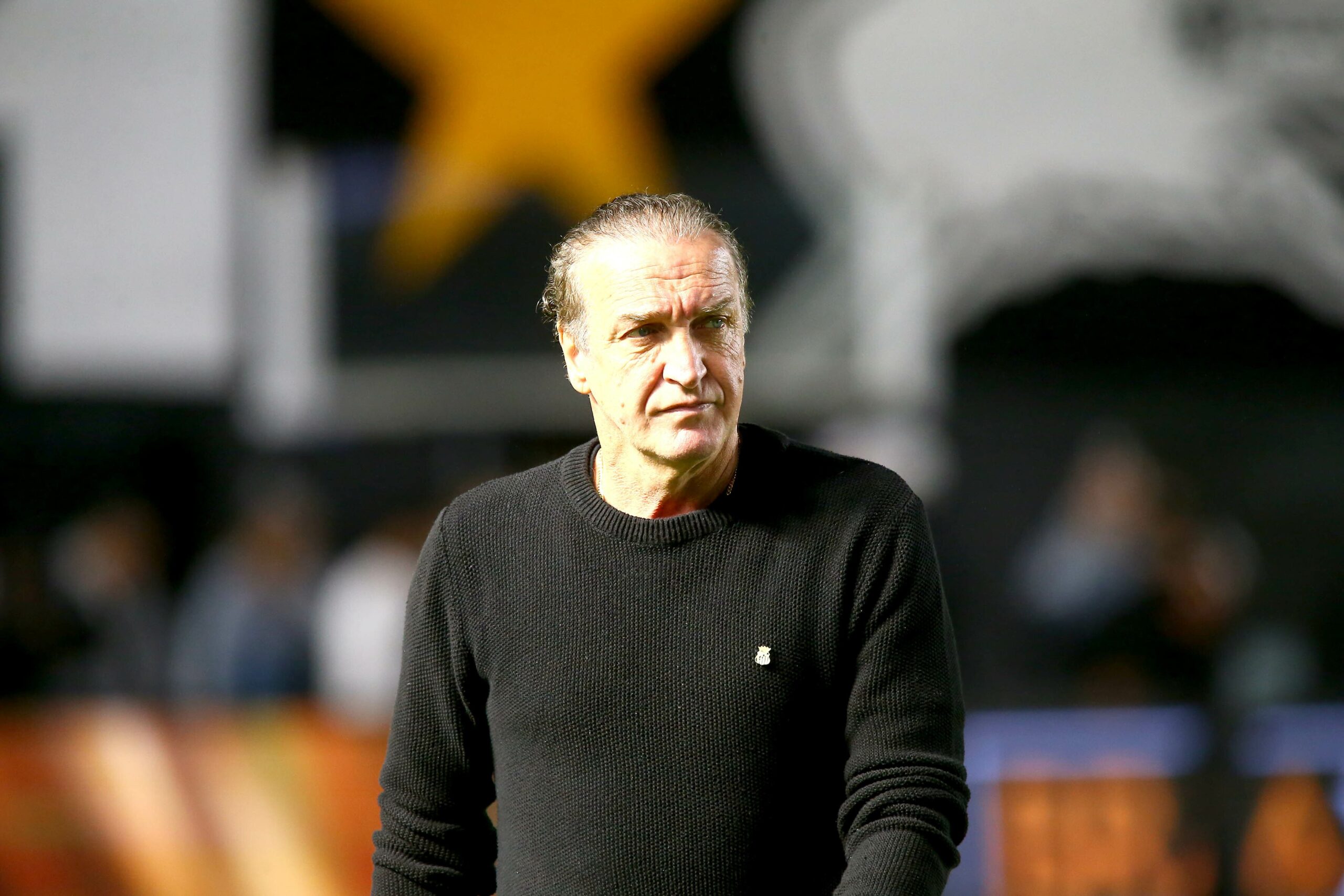 Cuca descarta saída do Santos: “Trocar o comando não resolverá os problemas”