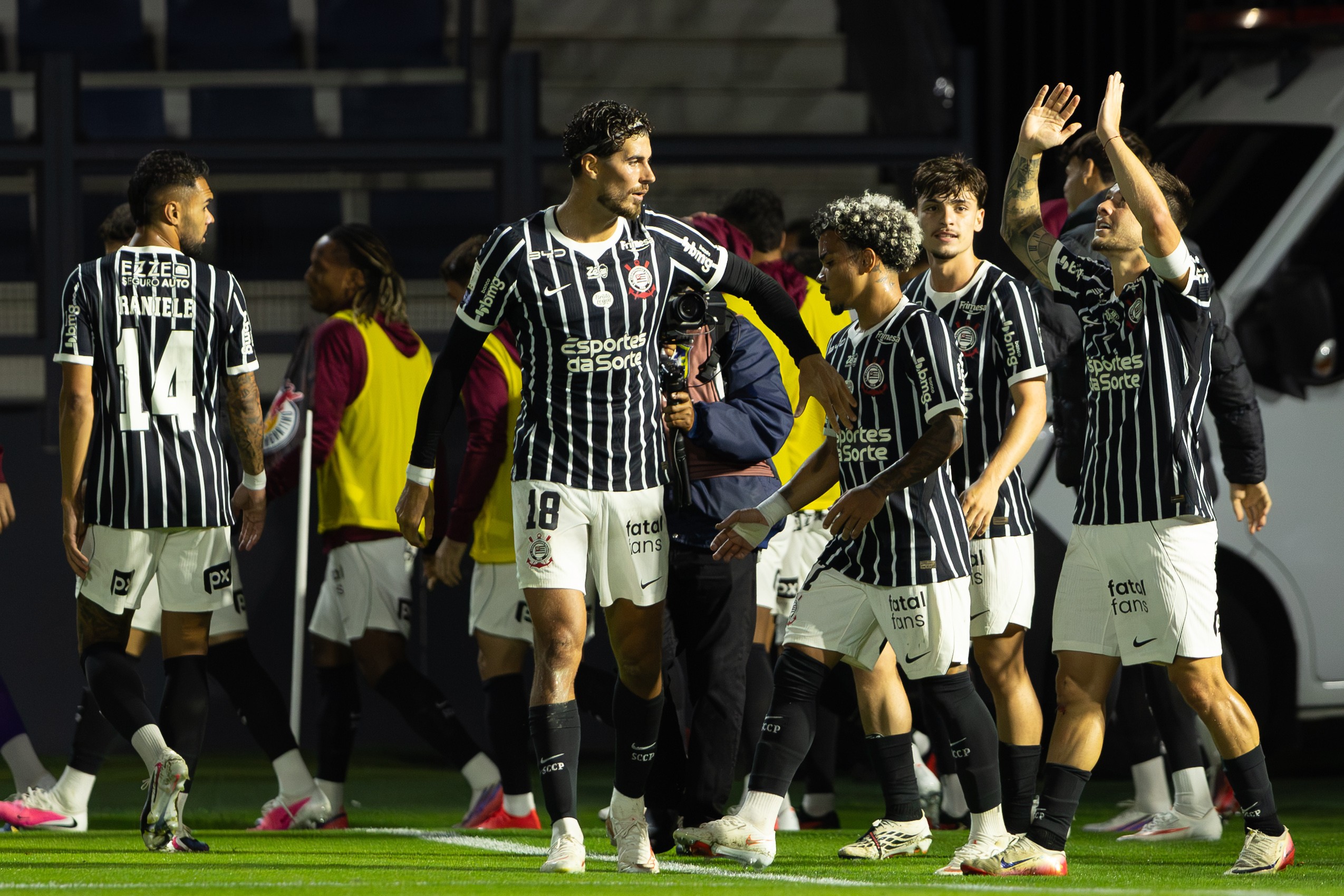 Atuações do Corinthians: Matheuzinho é o melhor em vitória fora de casa; dê suas notas
