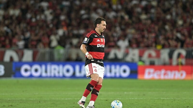 Léo Ortiz volta a ser titular no Flamengo e valoriza vitória para afastar desconfiança