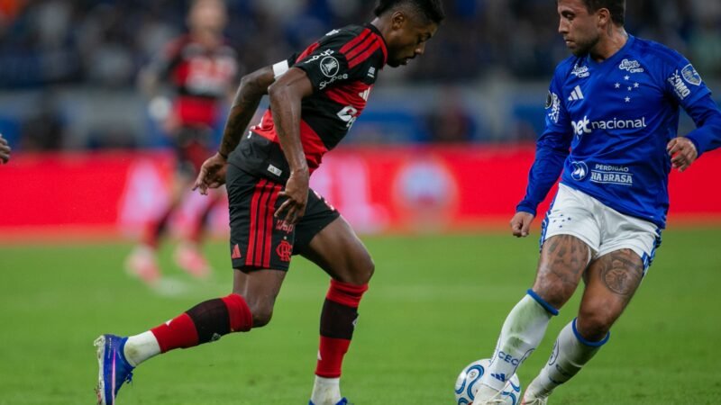 VAR de Cruzeiro x Flamengo foi o mesmo da final da Libertadores de 2025; compare lances polêmicos