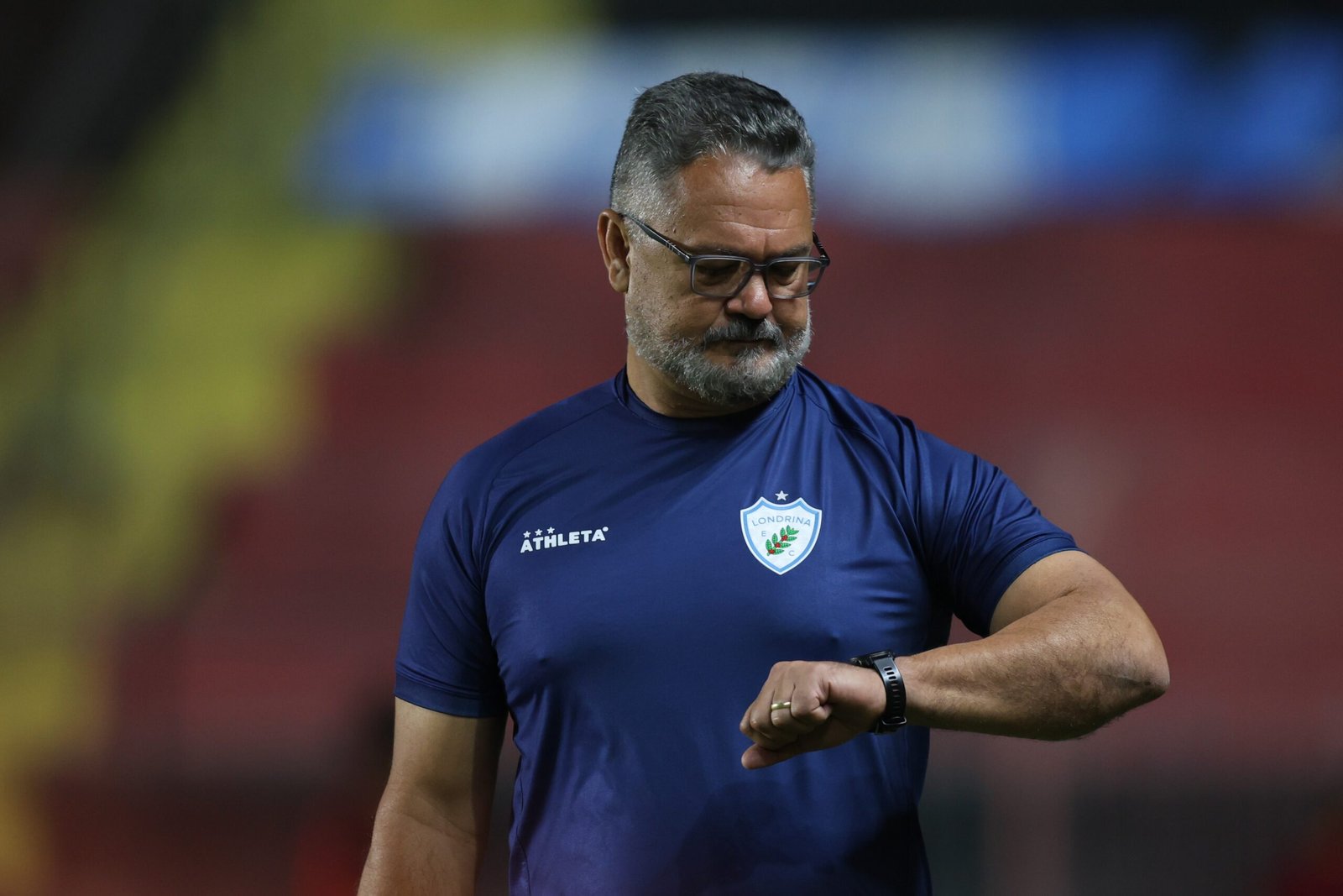 Micale deixa permanência no Londrina nas mãos da diretoria após nova derrota na Série B
