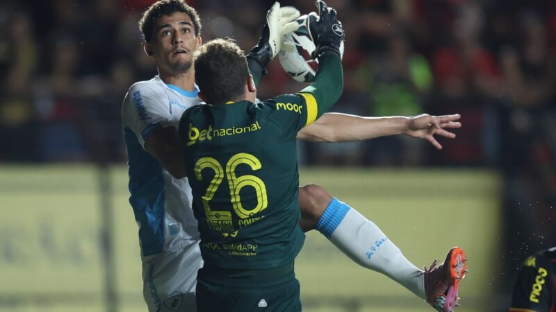 Análise: Londrina se esforça, mas perde a quarta seguida e fica afundado no Z4 da Série B