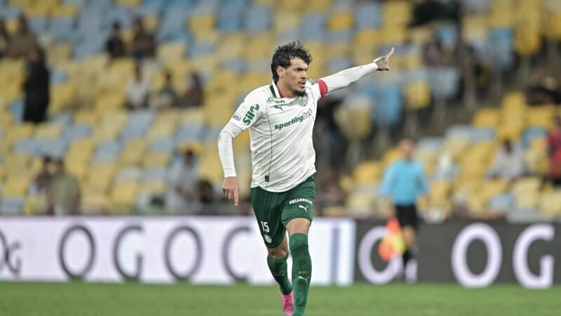 Abel se frustra com baixas na defesa do Palmeiras, mas deve ter todos os zagueiros contra o Cerro