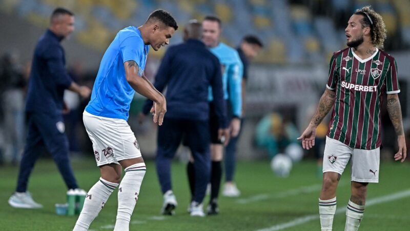 Poupado, Thiago Silva pede para ficar no banco e vira “auxiliar” de Marcão em vitória do Fluminense