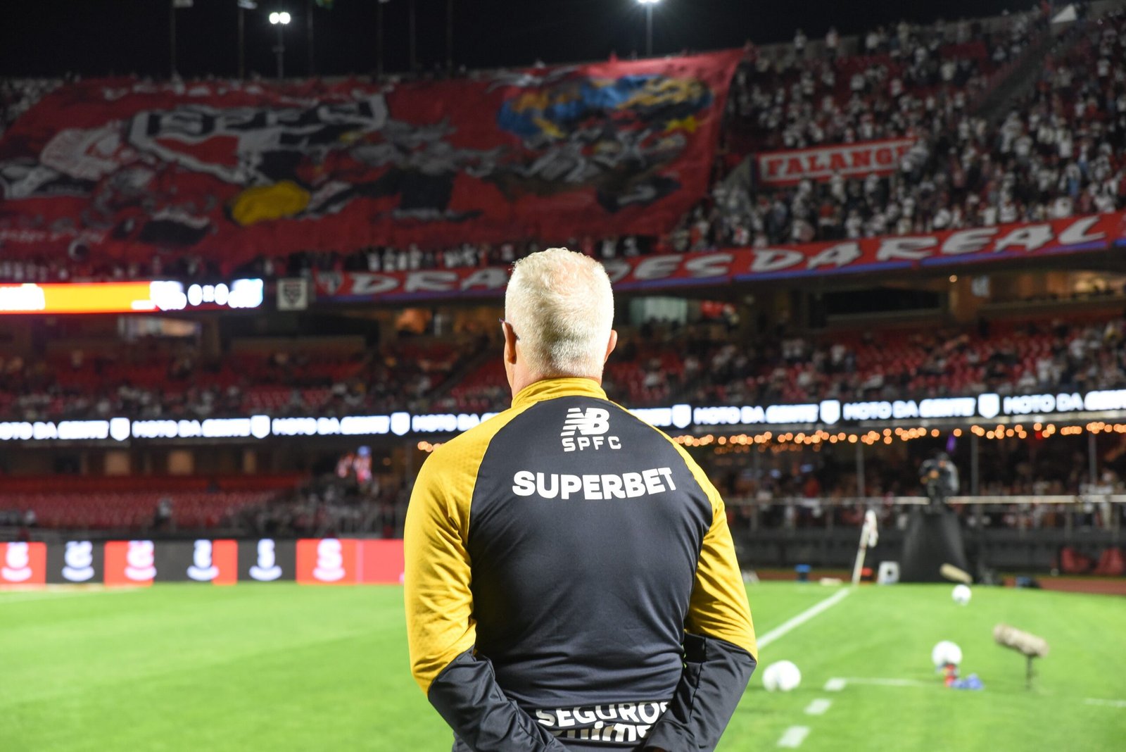 Dorival admite dívida com torcida após novo tropeço do São Paulo: “Responsabilidade é nossa”