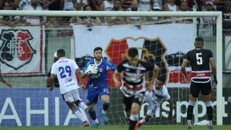Técnico define Thiago Coelho como titular e indica base do Santa Cruz para reta final da Série C