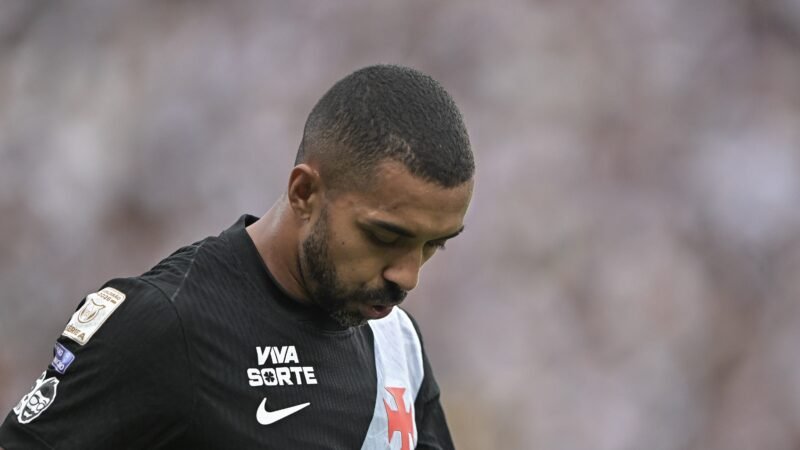 E os reforços? Veja as alternativas para o Vasco contratar após não conseguir empréstimo de R$ 150 milhões