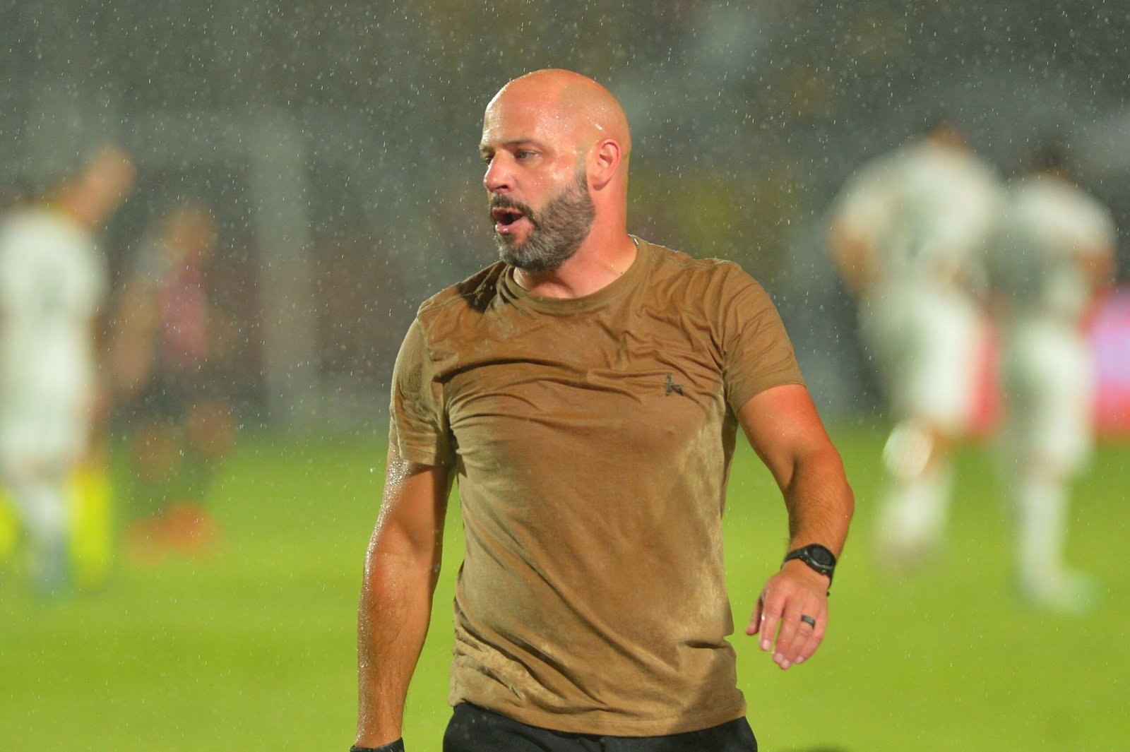 Franclim Carvalho é o 15º técnico demitido no Brasileirão 2026; veja a lista