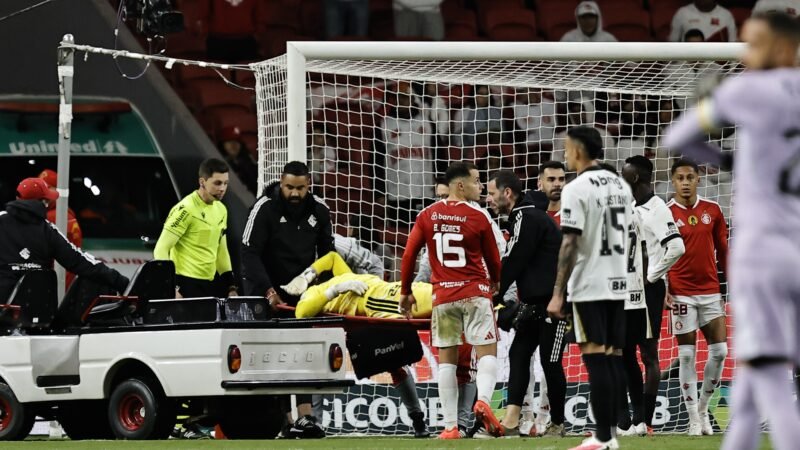 Matheus Cunha joga o Gre-Nal? Saiba como está o goleiro do Inter