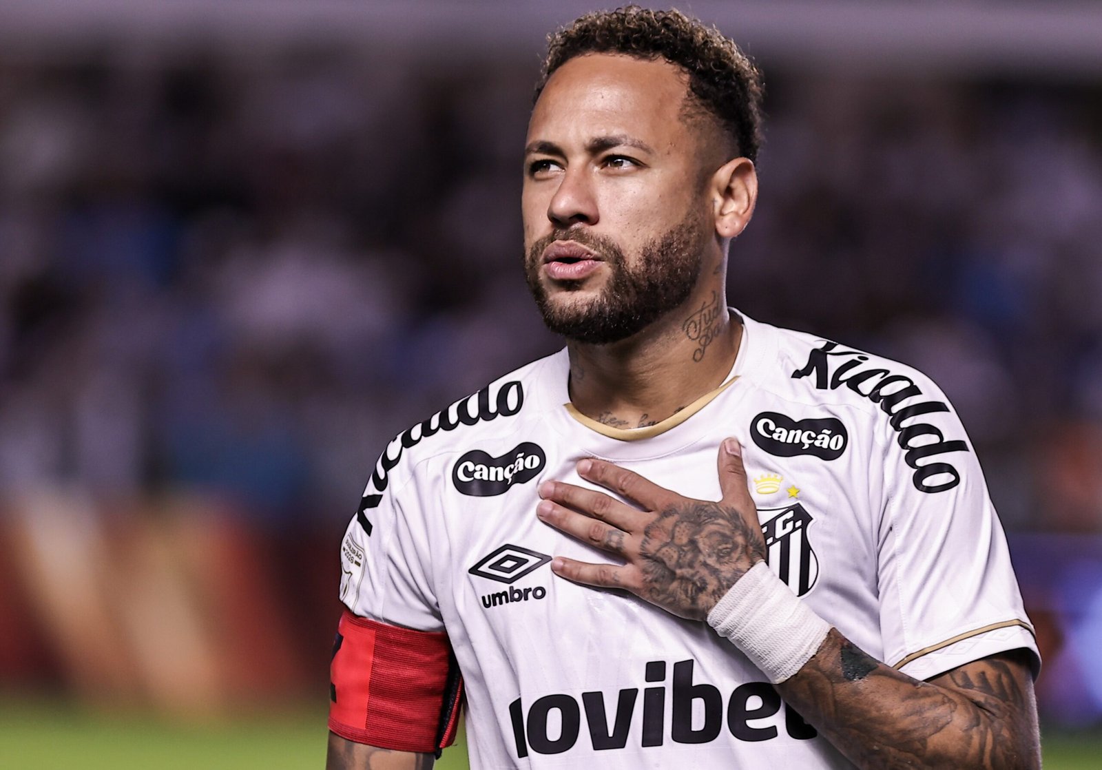 Cuca coloca em dúvida presença de Neymar em jogo do Santos com o Palmeiras na grama sintética