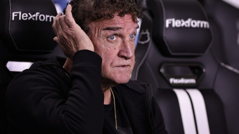 Cuca celebra “grande partida” do Santos, mas lamenta empate: “Gostinho de quero mais”