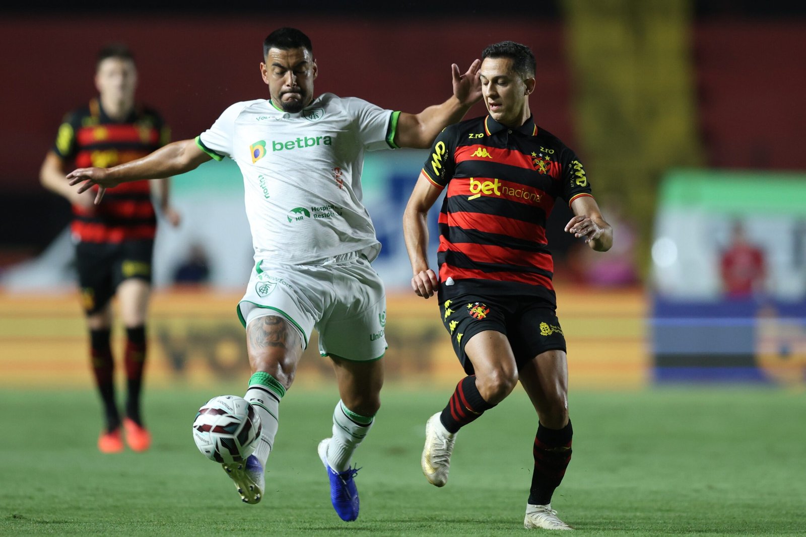Juan Alano estreia como titular com duas assistências e amplia opções de Dal Pozzo no Sport