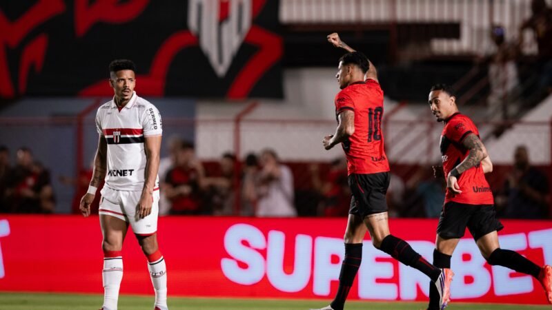 Gol precoce e desajuste tático: Tencati explica derrota do Botafogo-SP para Atlético-GO
