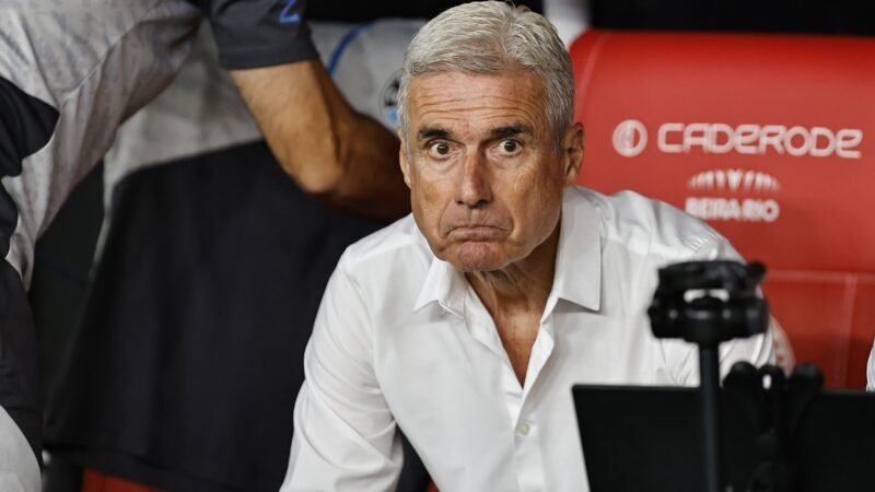 Luís Castro evitar comentar pressão e avalia resultado para o Grêmio no Gre-Nal