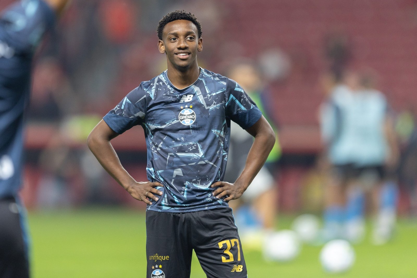 Grêmio encaminha venda de Gabriel Mec ao Porto; veja valores