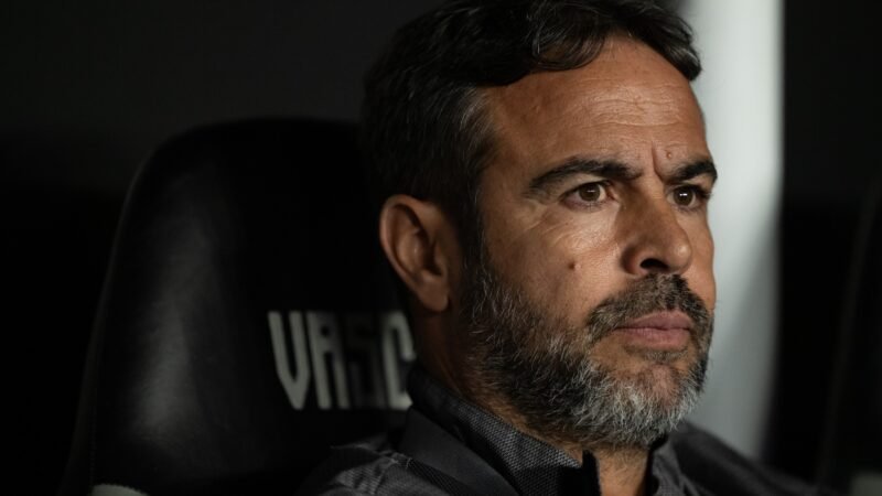 Artur Jorge faz cobrança no Cruzeiro antes de clássico: “Temos que ser mais intensos”