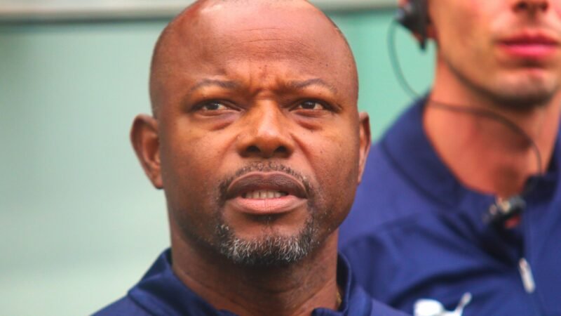 Marcão diz que VAR poderia ter analisado pênalti, mas elogia postura do Fluminense: “Tirei muitas coisas boas”