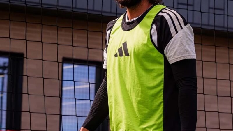 Alisson será um dos capitães do Liverpool com Iraola, mas não utilizará braçadeira; entenda