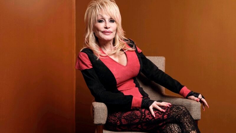 Trump lamenta morte de Dolly Parton e manda hastear bandeiras dos EUA a meio-mastro por uma semana