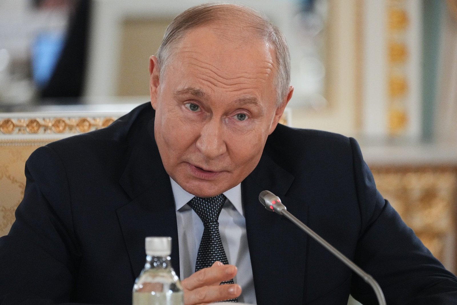 Rússia ameaça apreender navios comerciais da UE e fala em ‘direito de atacar’ embarcações europeias