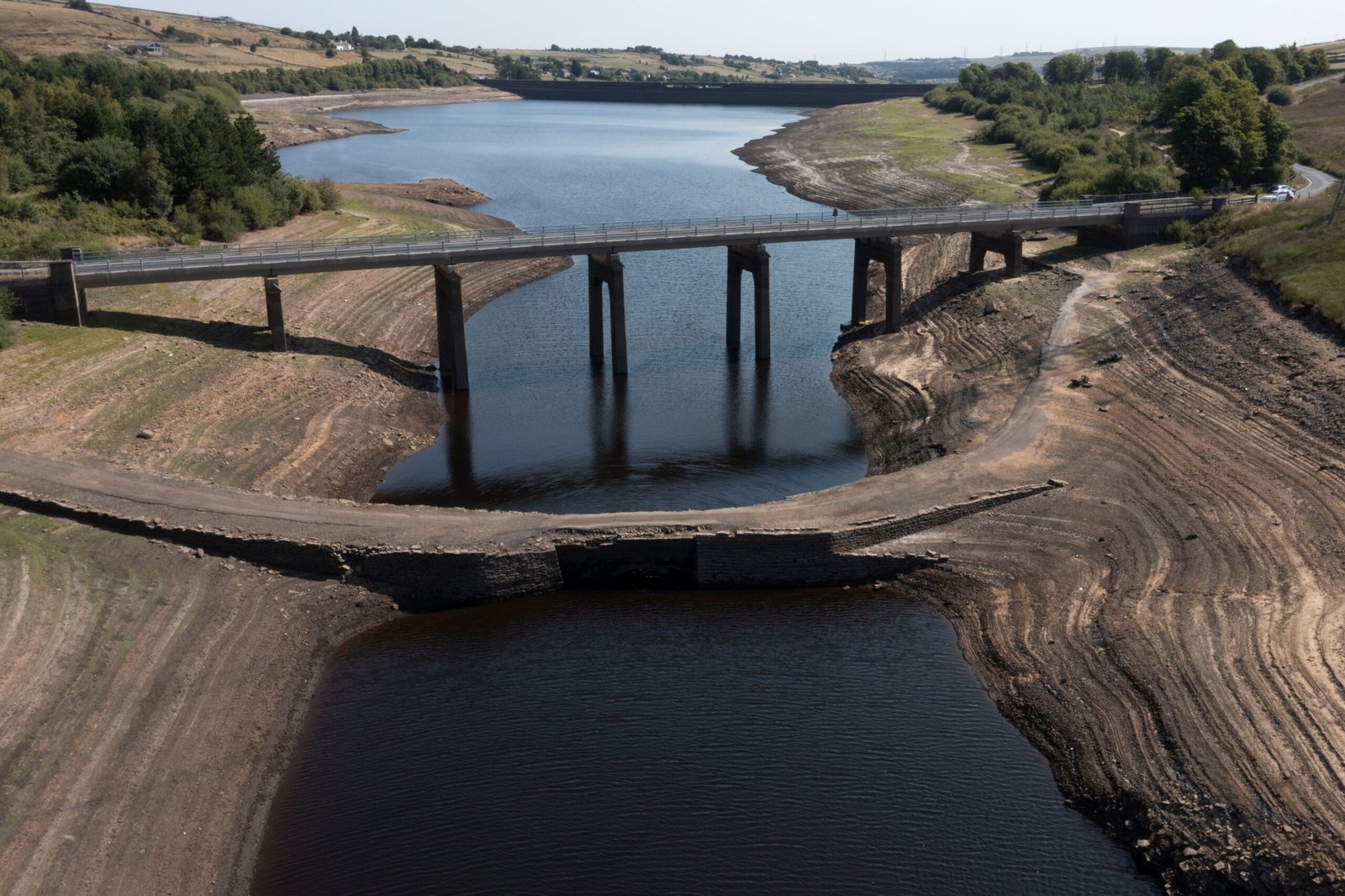 Só 3% das casas do Reino Unido têm ar-condicionado; veja por que instalar o aparelho pode ser caro e ‘piorar calor’