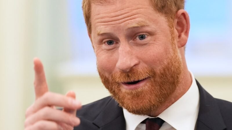 Reconciliação com o rei e com a família motivou retorno de Harry, avalia historiador