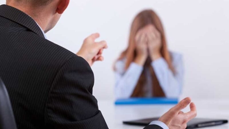 Bullying no trabalho: quais são os sinais de alerta e como denunciar?