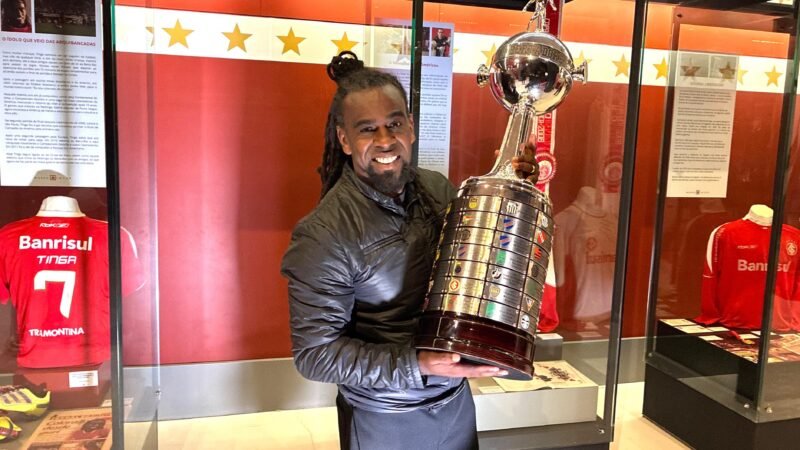 20 anos da 1ª Libertadores do Inter: as emoções de Tinga e Abel Braga na conquista histórica