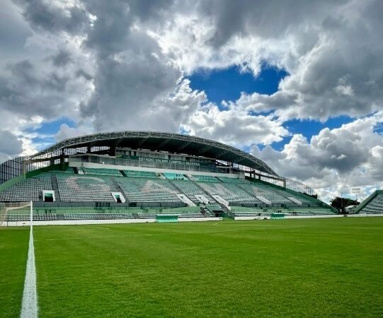 Gama inicia venda de ingressos de jogo que pode definir acesso à Série C