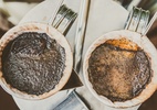 O que acontece quando você joga borra de café na pia? A ciência explica