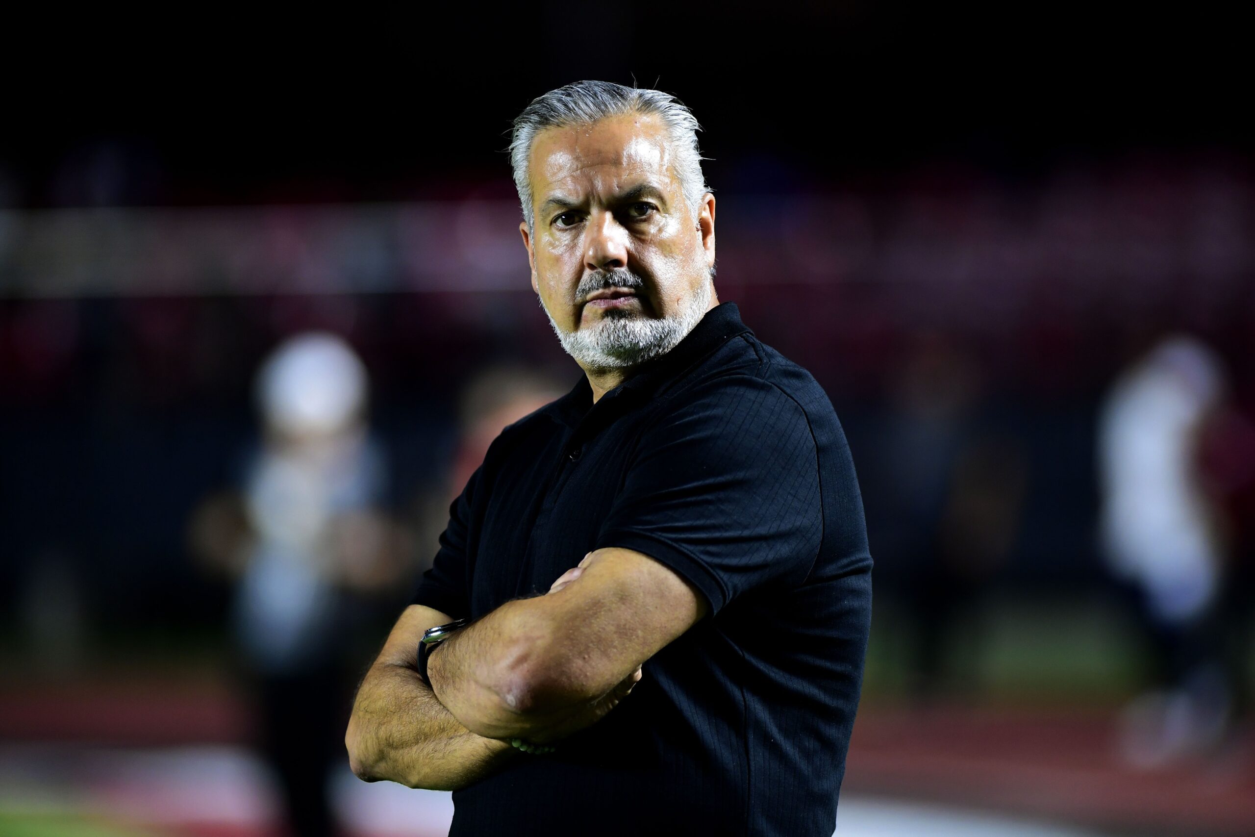Boto afirma que Flamengo não entrará em leilão por Almada e prega paciência em negociação