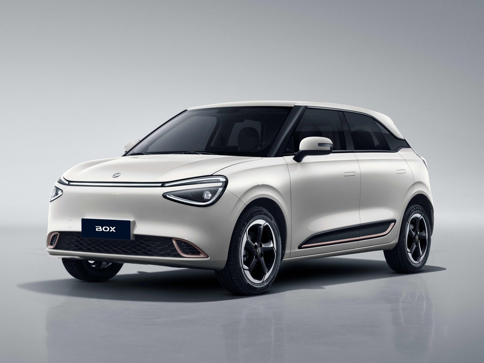 Chinesa DFM chega ao Brasil com hatch e SUV elétricos para rivalizar com BYD e GWM