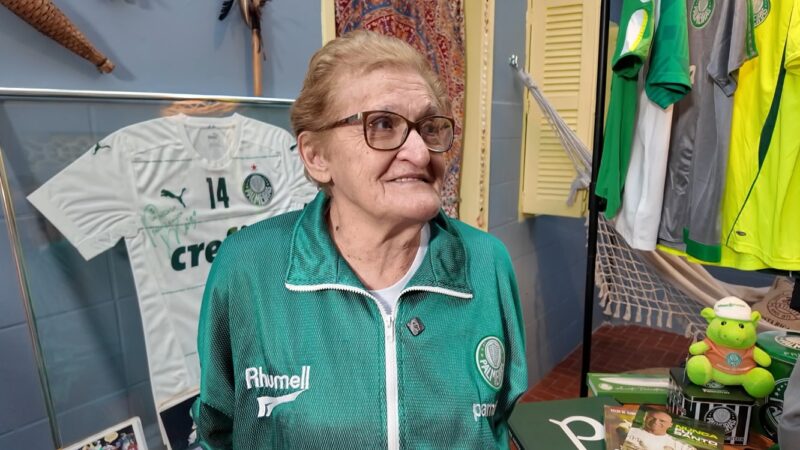 Palmeirense faz 80 anos e quer entrar em campo com jogadores como presente