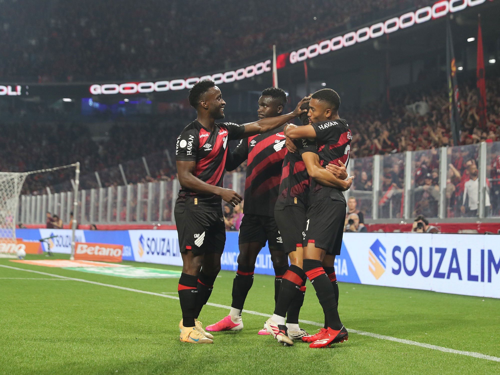 Escalação: Athletico segue com desfalques e tem reforço contra o Vitória pela Copa do Brasil
