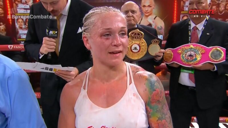 Dina Thorslund vence Cherneka Johnson, retoma títulos e vira campeã indiscutível no boxe