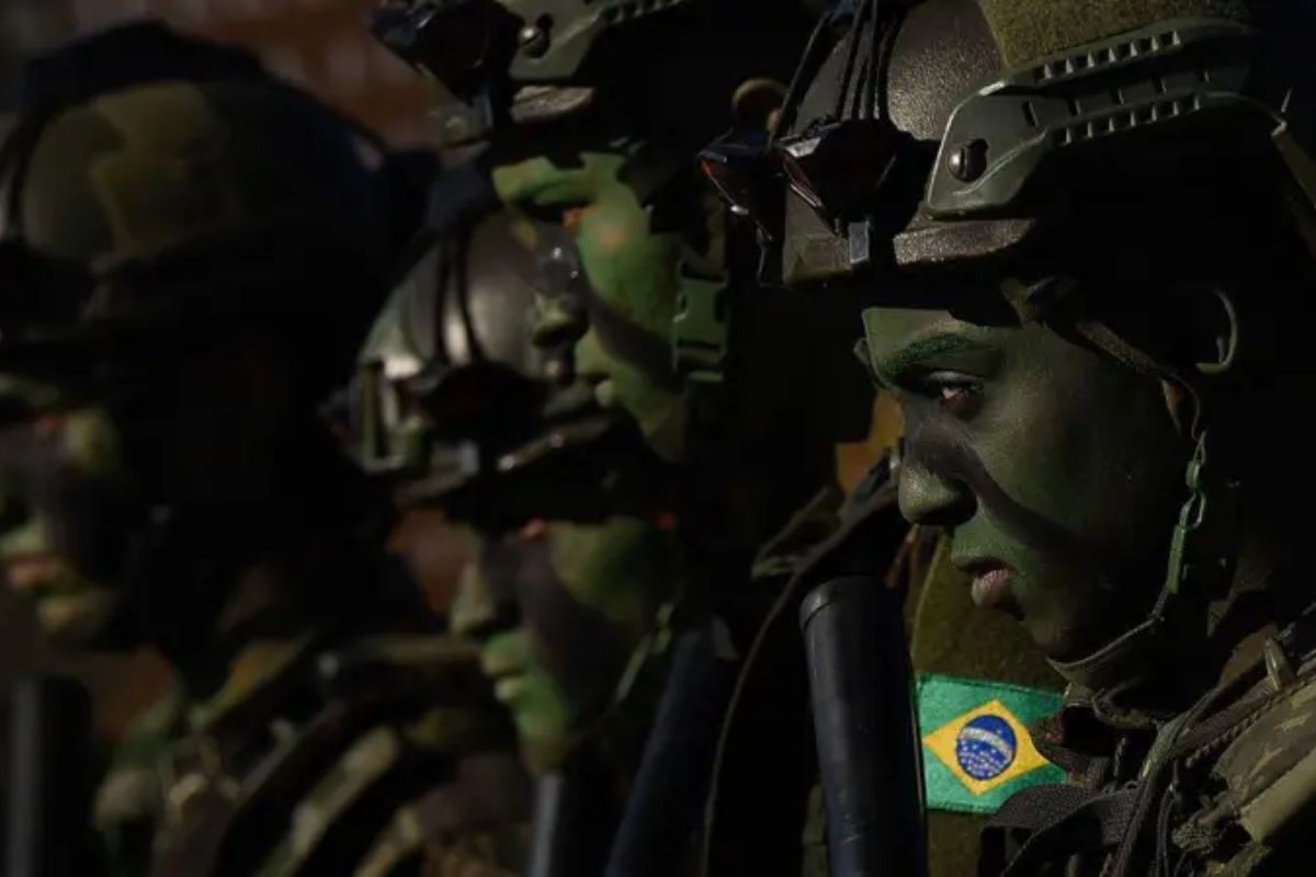 Por que ministro da Defesa diz que Brasil teria que só ‘abrir o portão’ aos EUA em caso de ataque (mesmo após alta de 13% nos gastos militares)