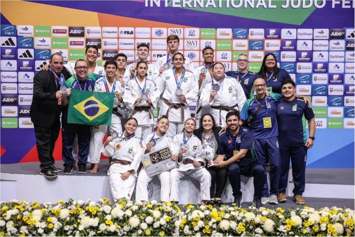 Giovanna Imhof conquista prata por equipes no Mundial de Judô Cadete