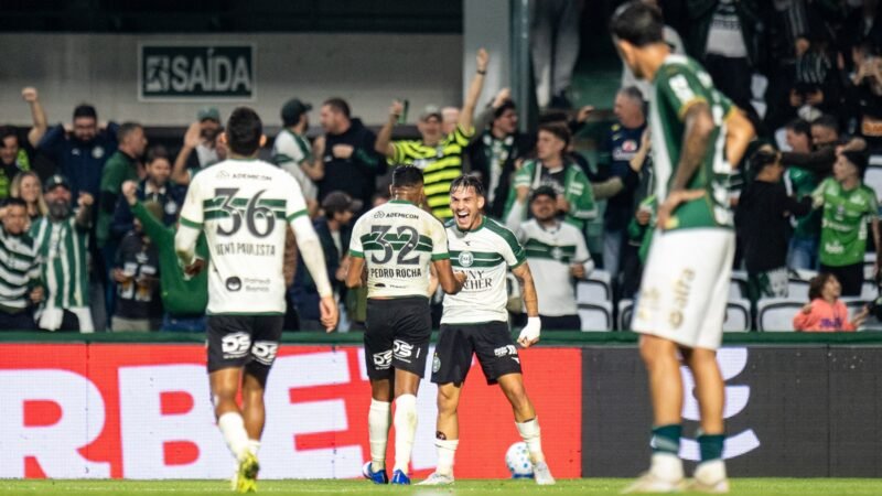 De 12º jogador a titular: Lavega ganha espaço no Coritiba e vira principal opção a Lucas Ronier