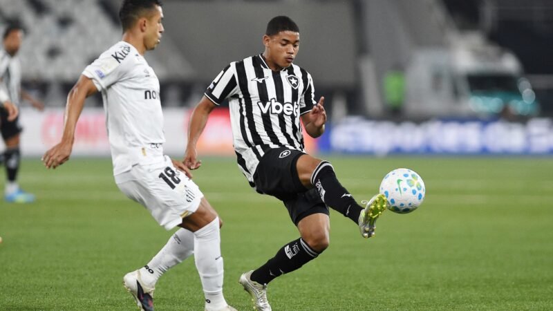 Escalação do Botafogo: Franclim terá retorno de Huguinho e pode fazer teste no gol