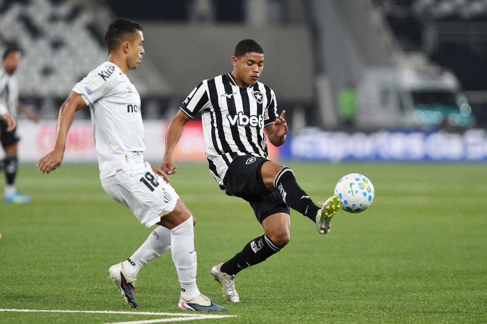 Escalação do Botafogo: Franclim terá retorno de Huguinho e pode fazer teste no gol