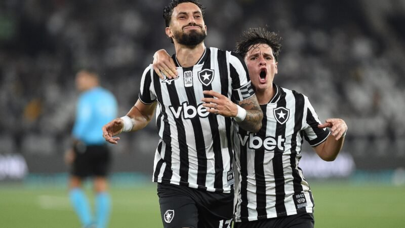 Alex Telles cita chegada relâmpago ao Botafogo: “Clube precisava de mim, eu precisava dele”