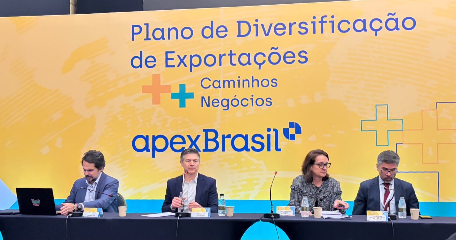 ApexBrasil anuncia ‘plano socorro’ para empresas afetadas pelo tarifaço; Canadá, Alemanha e China entram como foco