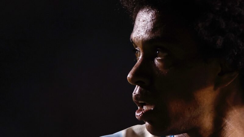 Fora do Grêmio, Willian repete passagem discreta no Corinthians em outro retorno ao Brasil