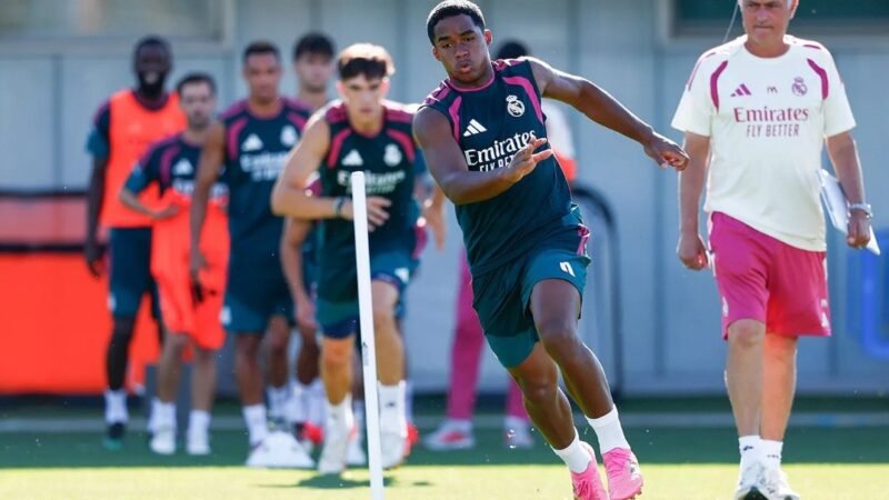 Mourinho explica lesão de Endrick e diz contar com ele no elenco: “Jogador de quem gosto muito”