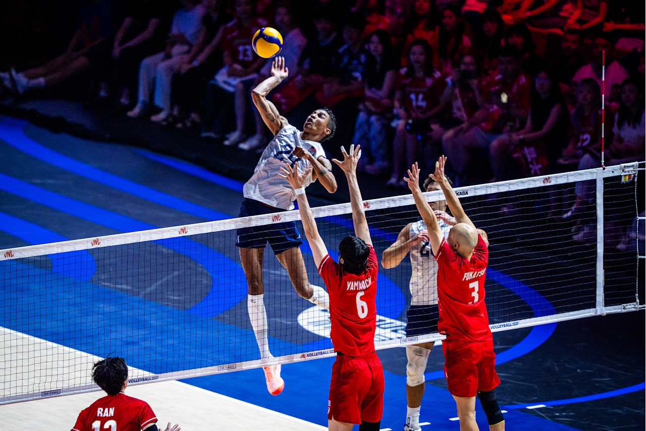 Liga das Nações de vôlei: Polônia massacra Eslovênia e faz final com EUA, que bateram Japão por 3×2